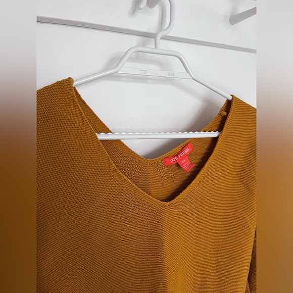 Vneck Long Sleeve Shirt/Sweatshirt - Picture 4 of 4